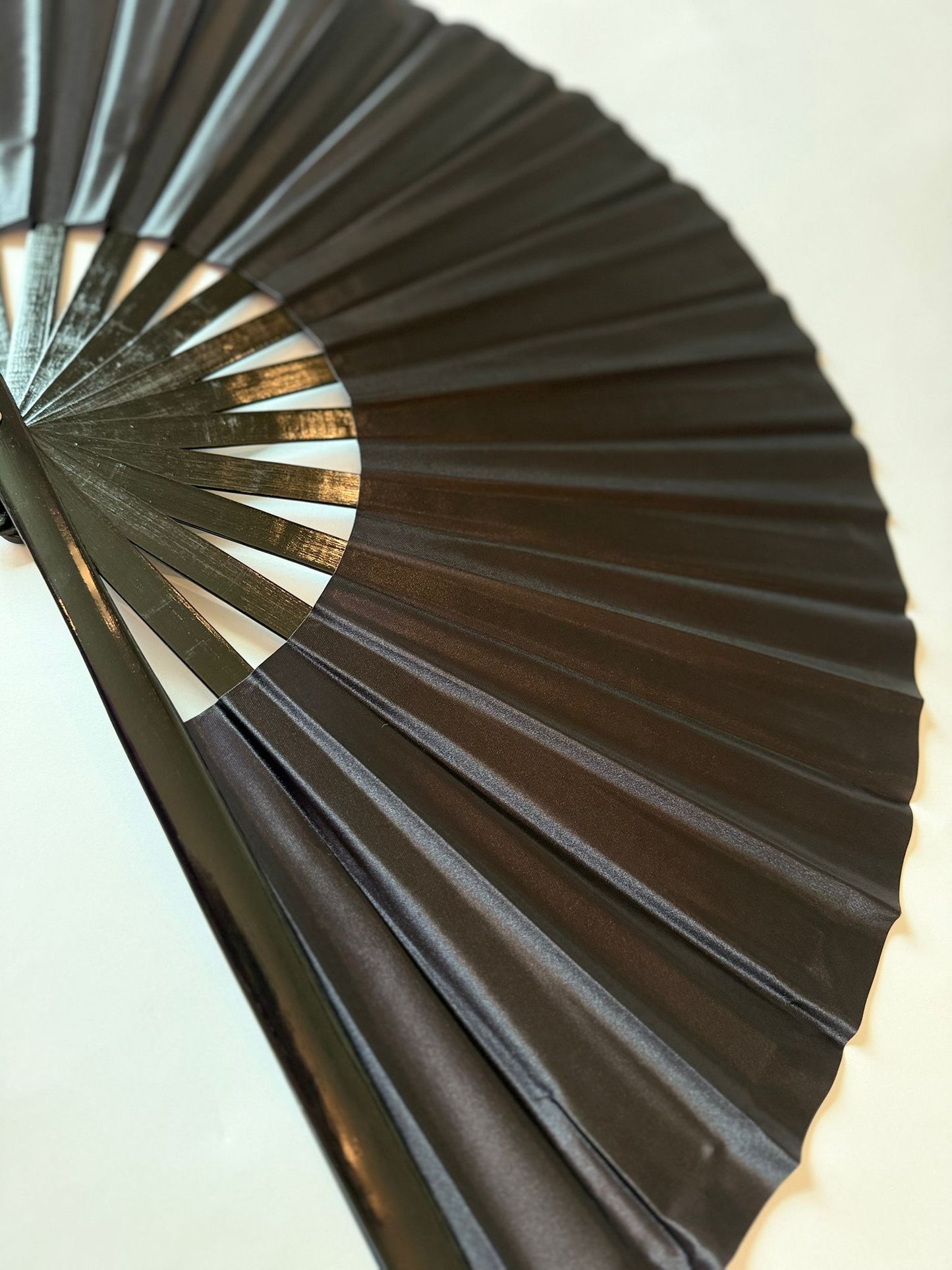 Large Bamboo Folding Fan with Loud Clack BLACK SOLID