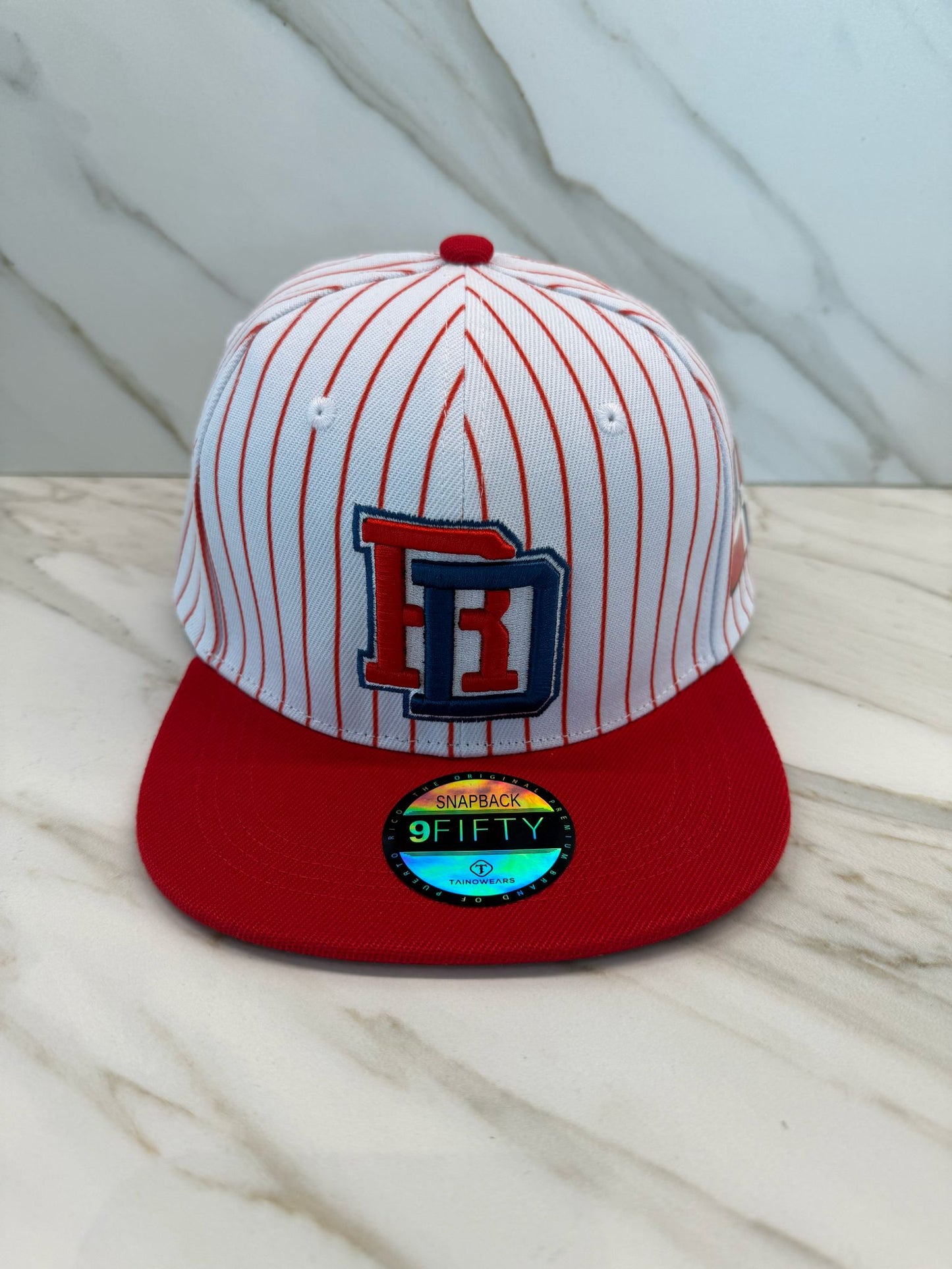 HeadzFlex Republica Dominicana Coat of Arms |Structured Crown, Embroidered , Flatbill