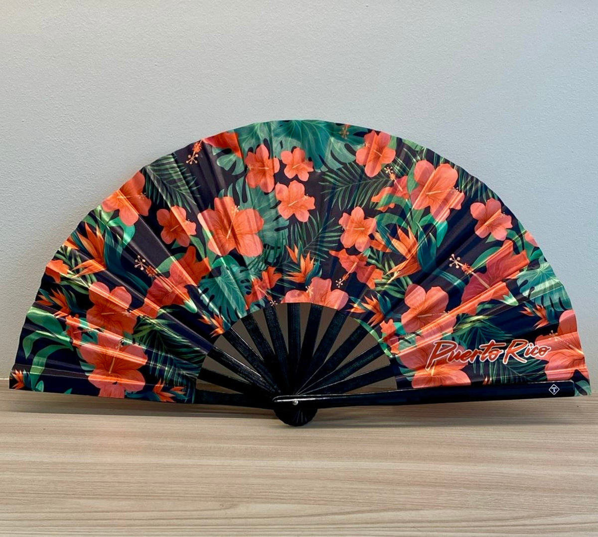 Puerto Rico Flor Maga Folding Fan – Tropical Bamboo Clack Fan