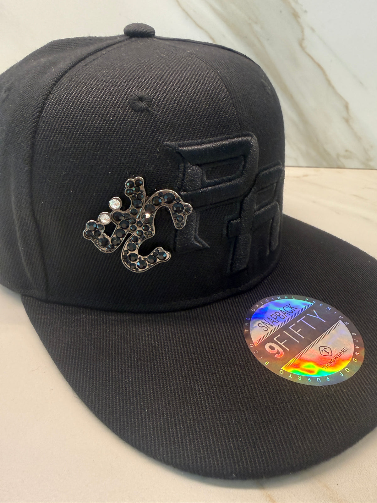 Black Coqui  Diamond Snapback  – Metal Stone Enamel Pin