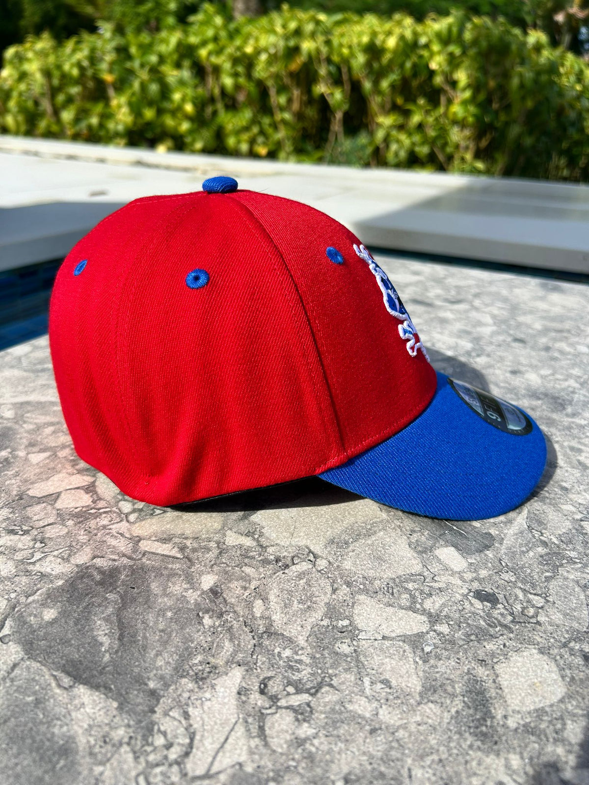 Puerto Rico Coquí Stretch Fit Cap – Flag Color Curved Brim Hat Size 7 | Tainowears®