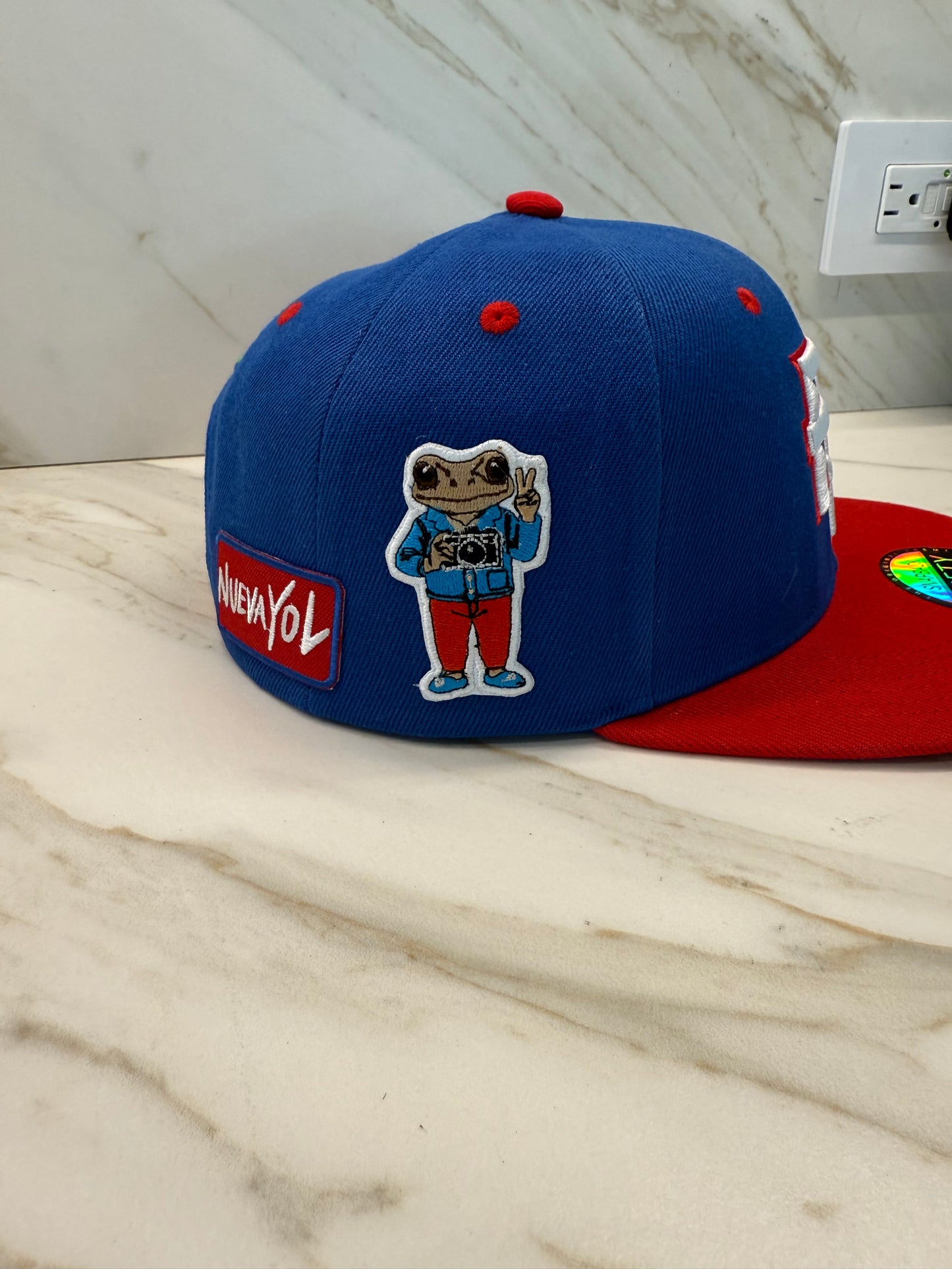 NuevaYol PR Snapback Hat – Flat Brim, Sapo Concho Side Patch Blue Red