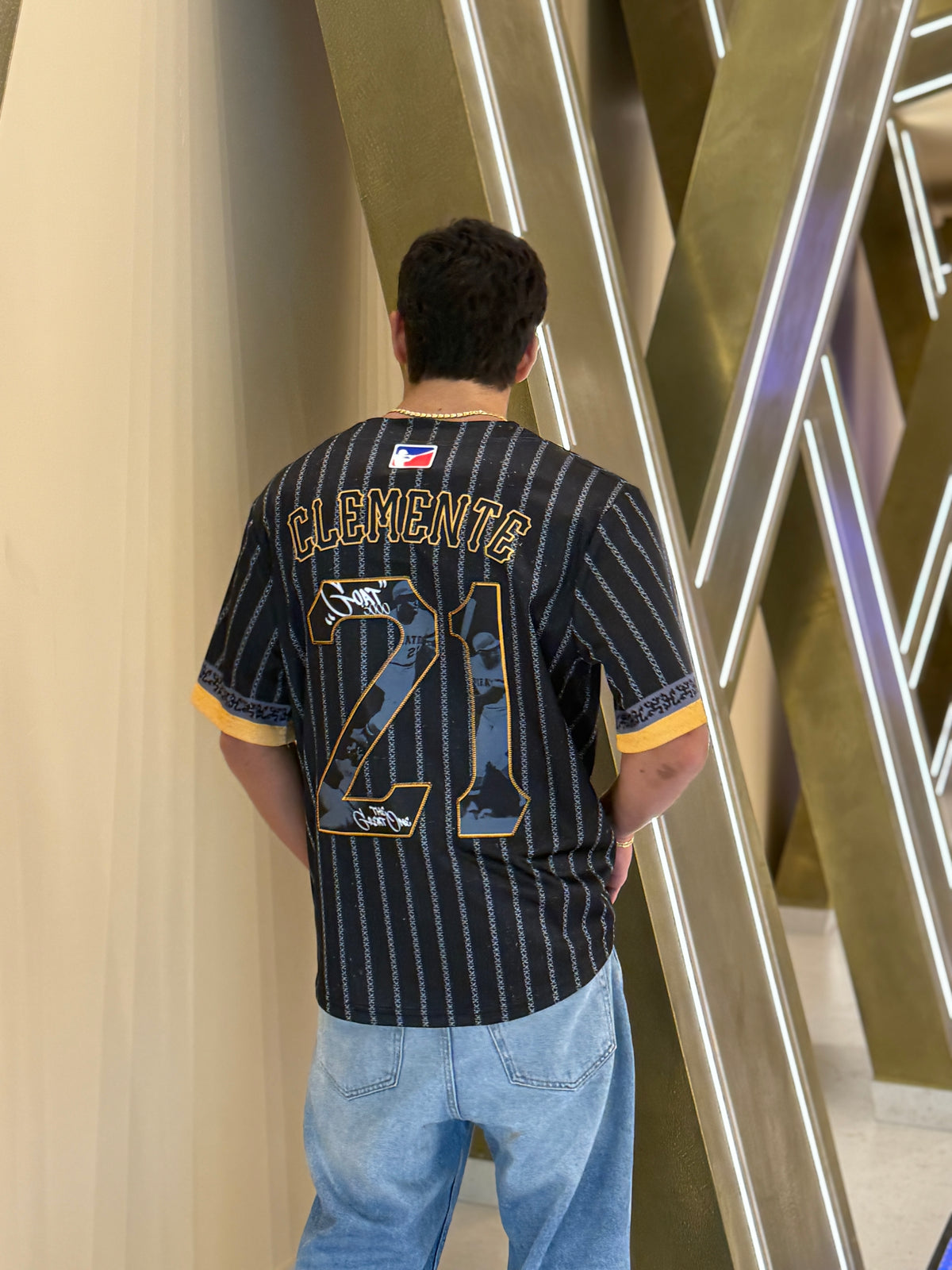 Puerto Rico Coquí Baseball Jersey #21 – Black Pinstripe Button-Up Jersey